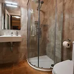 Garra With Heated Pool Vilă Għasri