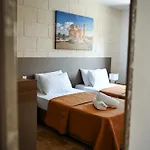 Garra With Heated Pool Għasri