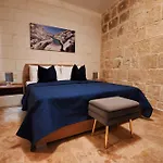 Vilă Garra With Heated Pool *