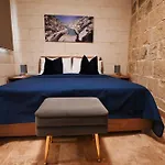 Garra With Heated Pool Vilă Għasri