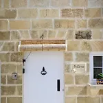 Garra With Heated Pool * Għasri
