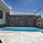 Garra With Heated Pool