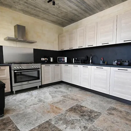 Garra With Heated Pool Villa