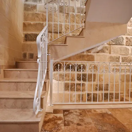 Garra With Heated Pool Villa