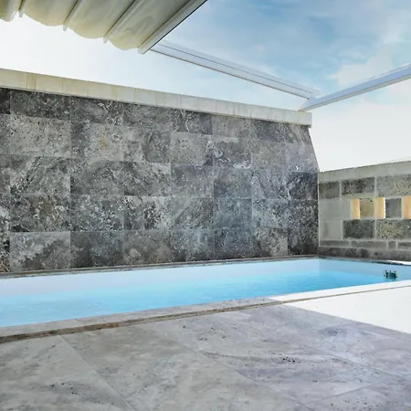 Garra With Heated Pool Villa Għasri