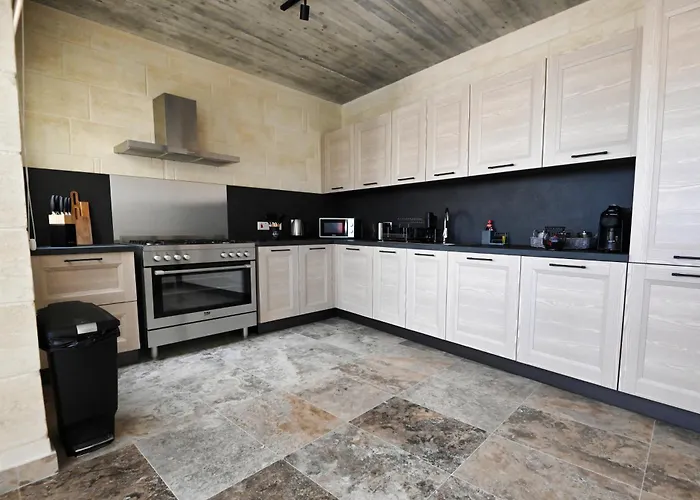 Garra With Heated Pool Villa