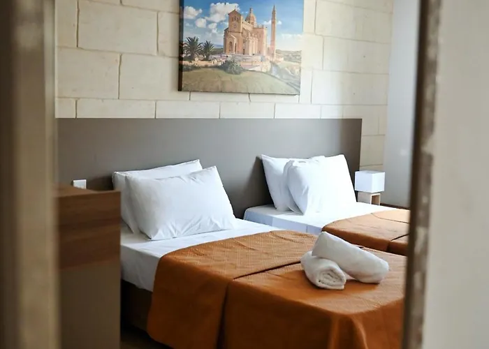 Garra With Heated Pool Għasri