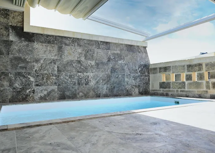 Garra With Heated Pool Villa Għasri