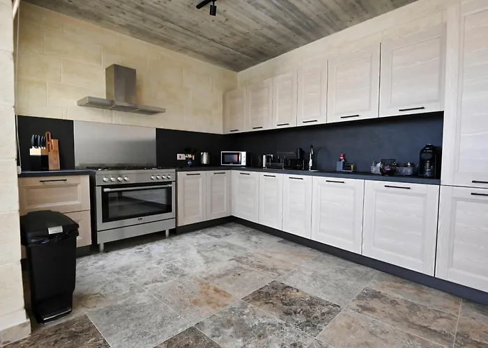 Villa Garra With Heated Pool Għasri