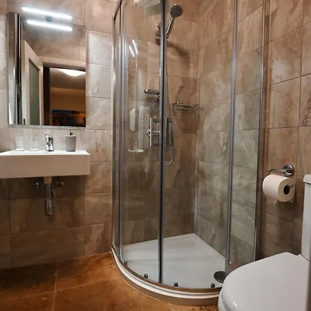 Garra With Heated Pool וילה גאסרי