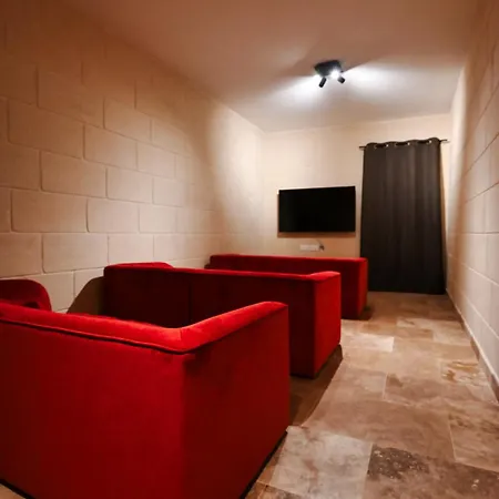 וילה Garra With Heated Pool גאסרי