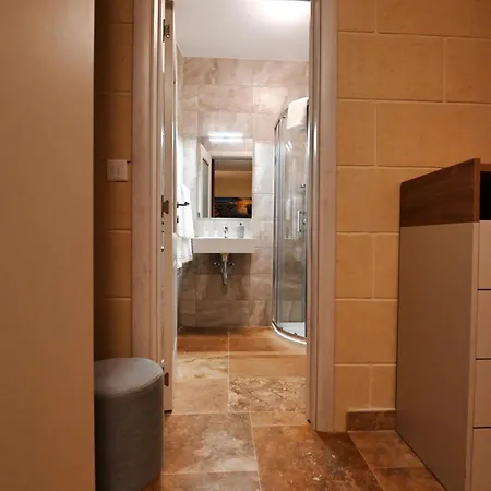 Garra With Heated Pool וילה