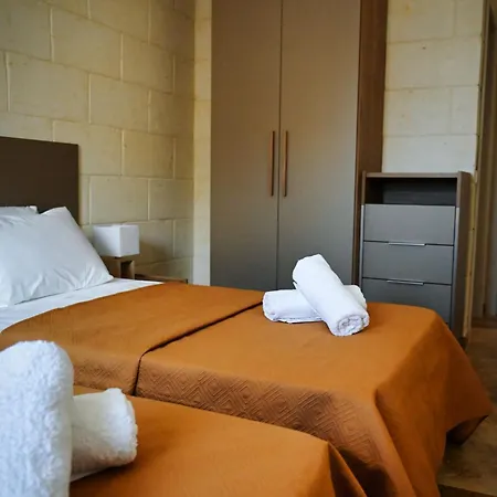 Garra With Heated Pool *