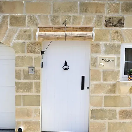 Garra With Heated Pool וילה גאסרי