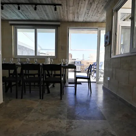 Garra With Heated Pool