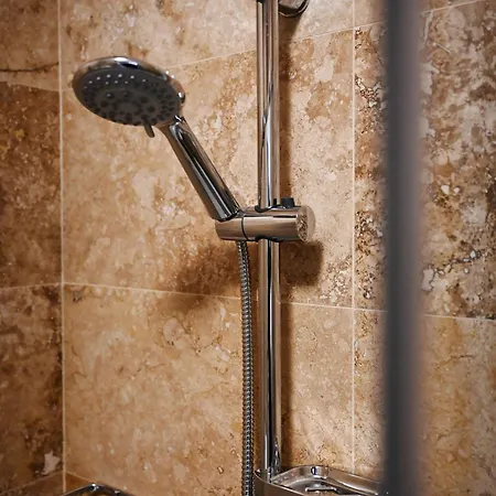 Garra With Heated Pool גאסרי