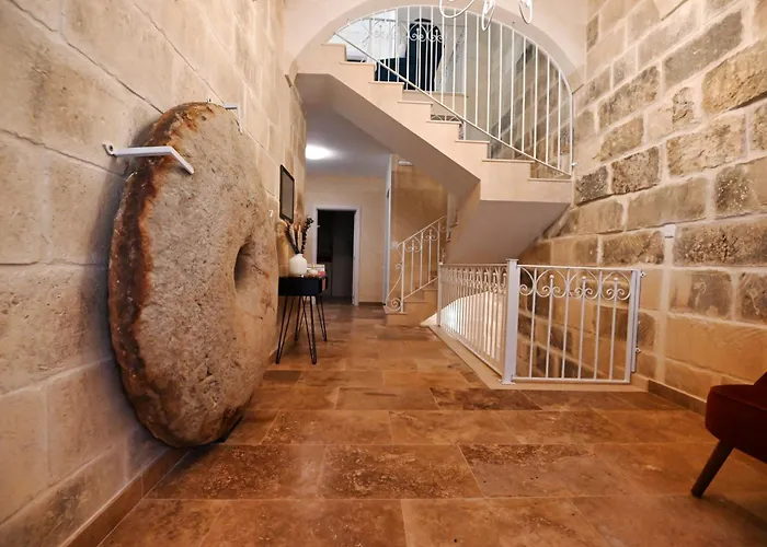 Garra With Heated Pool Villa