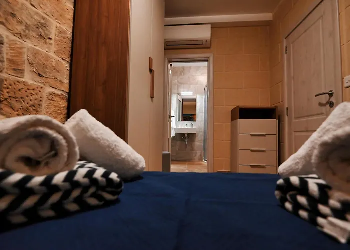 Garra With Heated Pool