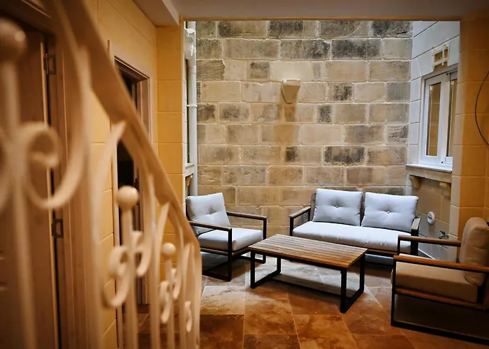 Garra With Heated Pool Għasri