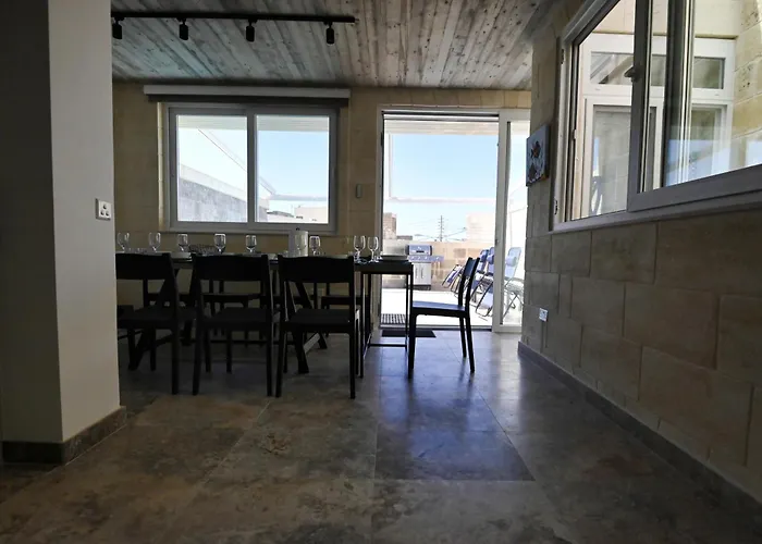 Garra With Heated Pool