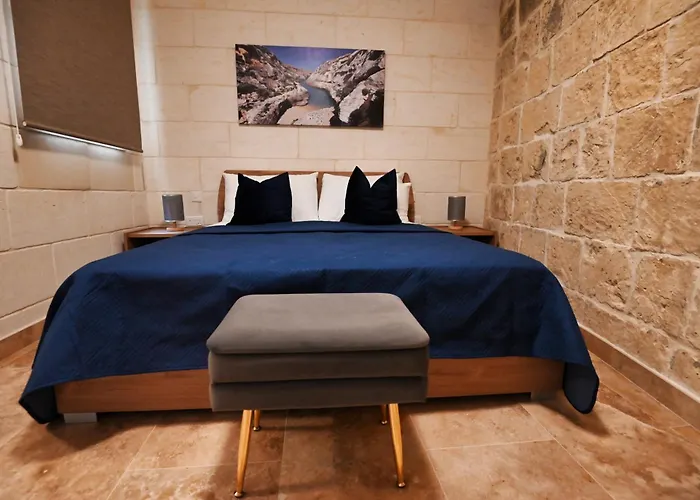 Garra With Heated Pool Villa Għasri
